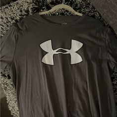 Nwot -Mens Xl Under Armour Short Sleeve T-Shirt Under Armour Cotton Crew Neck Top, Under Armour Sporty Streetwear Tops, Sporty Under Armour Tops For Streetwear, Under Armour Moisture-wicking Tops For Streetwear, Casual Crew Neck Top By Under Armour, Under Armour Crew Neck Top, Under Armour White Crew Neck Top, Under Armour Crew Neck Moisture-wicking T-shirt, Under Armour Graphic Print Tops For Streetwear