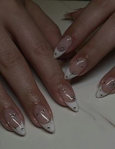 Graduation Nails, Formal Nails, Gel Nails Diy, Almond Acrylic Nails, Gem Nails, Summer Acrylic Nails, Nails Summer, Pink Acrylic Nails, Silver Nails