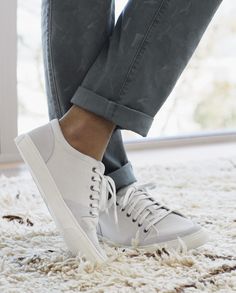 Discover the perfect sneaker for your casual style. Our 100% leather shoes will add an unexpected tailored touch to your Spring look | Banana Republic Perfect Sneakers, Men's Casual Shoes, Spring Look, Shoe Fits, Spring Looks, Soft Suede, Men's Casual, Mens Casual Shoes, Arch Support