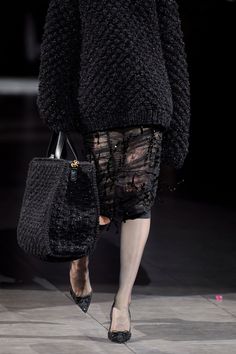 Experimental Knitwear, Knitted Fashion, Chunky Knits, Knitwear Fashion, Dolce E Gabbana, Fashion Fall, Knitwear Design, Fashion 2020, Knit Fashion