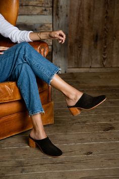 Nisolo Paloma Heeled Mule Fall Mules, Black Clogs Outfit, Spring Footwear, Function Dress, Clogs Outfit, Black Clogs, Heeled Mule, Day To Night, To Night