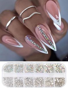 Nails Gems Rhinestones, White Bling Nails, Nail Art With Gems, Nail Designs With Gems, Brides Nails, Finger Extensions, Stone Nail Art, Nail Gems, Blush Nails