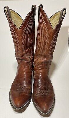 ad eBay - Vintage Justin Boots Brown Leather Western Cowboy Boot Style 2300 Men's Sz 8 1/2 - Buy Now, click the link (eBay) Casual Fitted Moc Toe Boots, Cowboy Boot Style, Men Footwear, Boot Style, Justin Boots, Clothing Men, Cowboy Boot, Mens Shoes Boots, Boots Brown