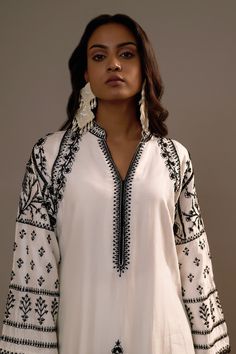 Buy White Summer Silk Embroidery Sequin Stand Collar Surmai Kurta With Palazzo For Women by Sonia Khatri Online at Aza Fashions. Sureena Chowdhri, Scallop Dupatta, Kurta With Palazzo, Iranian Women Fashion, Iranian Women, Embroidered Dupatta, Scallop Hem, Trendy Fashion Tops, Sequins Embroidery