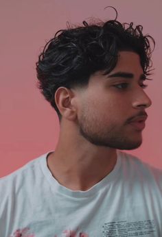 Haircut For Men Burst Fade, Men Curly Short Haircut, Haircut For Men Thick Hair, Formal Haircuts For Men, Haircuts For Guys With Glasses, Men’s Hair Cuts Curly, Grown Out Mens Hair, Curly Hair Haircuts For Men, The Flow Hairstyle Men Wavy