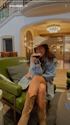 Calgary Stampede Outfits, Traje Cowgirl, Country Festival Outfit, Cowgirl Style Outfits, Country Style Outfits, Emma Rose