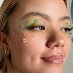 Face Gems Makeup Korean, Flower On Face Makeup, Concert Face Gems, Gems On Face Ideas, Flower Rhinestone Makeup, Rose Makeup Look Flower, Rhinestone Face Makeup, Rhinestone Freckles, Gem Freckles