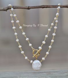 Modern Pearl Necklace Design, Gold Pearl Choker, Pearl And Gold Necklace, Baroque Pearls Jewelry, Large Pearl Necklace, Pearl Long Necklace, Rosary Style Necklace, Genuine Pearl Necklace, Pearl Rosary