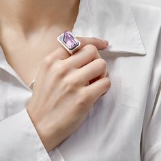 Solitaire Rectangle Kunzite Ring Details18k Rose Gold Rectangle Kunzite Stone 24.30cts15RD-D-0.13 (F/NS) Bulgari Bag, Kunzite Ring, Ring Rose Gold, Watch Necklace, High Jewelry, Ring Bracelet, Earring Necklace, Jewelry Care, Jewelry Watches