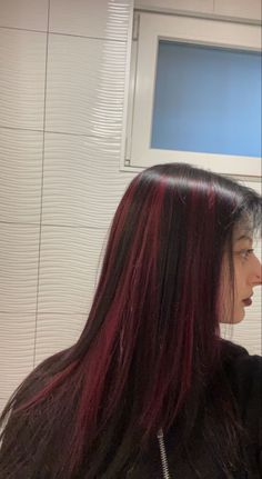 Red Hair Streaks, Wine Hair Color, Black Red Hair, Wine Red Hair, Hair Color Underneath