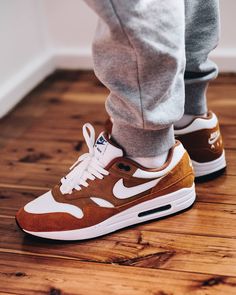 Nike Air Max 1 Patta Dark Russet, Air Max 1 Outfit Men, Nike Airmax 1, Outfits With Jordan 1s Fashion Styles, Sneakers Nike Air, Sneakers Nike Air Max, Cute Nike Outfits, Sneaker Lovers, Fresh Sneakers