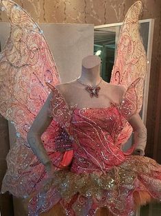 Barbie Fairytopia Dress, Barbie Character Outfits, Barbie Fairy Costume, Barbie Fashion Fairytale Aesthetic, Barbie Fashion Fairytale Dresses, Barbie Fairytopia Costume, Fairytopia Costume, Fairy Princess Aesthetic, Barbie Prom Dress