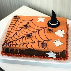 Fall Cake Ideas, Halloween Cake Design, Cute Halloween Cakes, Halloween Torte, Pasteles Halloween, Postres Halloween, Halloween Birthday Cakes, Halloween Cake Decorating, Resipi Kek