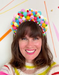 Crazy Headbands, Mardi Gras Headpiece, Mardi Gras Crown, Headband Ideas, Head Dresses, Pom Pom Headband, Mardi Gras Crafts, Santas Coming