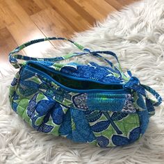 Authentic Vera Bradley Frannie Bag Purse Green And Blue Looks Brand New Can Be Worn Crossbody, Adjustable Strap Smoke Free Home Doodle Daisy Pattern (Summer 2012) Blue Fabric Bags For Spring, Blue Fabric Bag For Spring, Spring Blue Fabric Bag, Cute Blue Bag For Spring, Cute Blue Spring Bag, Cute Blue Cotton Bags, Home Doodle, Plum Quilt, Vera Bradley Bag