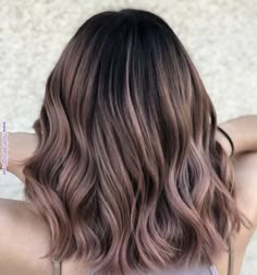 Bob Hair Color, Gold Hair Colors, Hair Color Rose Gold, Change Hair, Pink Highlights, Short Hair Balayage, Rose Gold Hair, Ombre Hair Color, Short Haircut