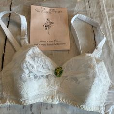 Vintage 50/60s Figurette (Made In Usa) Pointy Bullet Bra Pin Up White #526 32c Might Be Slightly Yellow Appears To Run Small (Vintage Sizing) Bullet Bra, Umbrella Academy, Women's Intimates, Pin Up, Umbrella, Made In Usa, 50 %, Bra, Wardrobe