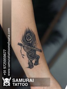 Krishan Ji Tattoo Design, Krishna Ji Tattoo, Lord Krishna Tattoo Design, Morpankh Tattoo, Dwarkadhish Tattoo, Small Coverup Tattoo, Cover Tattoo Ideas, Coverup Tattoo Designs, Krishna Tattoo Design