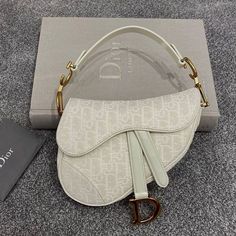 Tas Celine, Tas Coach, Nightlife Outfits, Gucci Clothes, Coquette Fashion, Clothes Items, Women Y2k