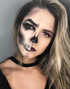 Skeleton Makeup Pretty Half Face, Half Face Halloween Makeup Easy, Skeleton Witch Makeup, Easy Skull Makeup Half Face, Halloween Makeup Half Face, Skeleton Makeup Half Face, Horror Smink, Half Skeleton Face