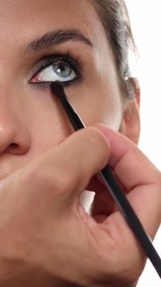 Smokey Eye Without Eyeliner, Easy Smokey Eyeliner, Easy Smokey Eye For Beginners, Smokey Eye Tutorial For Beginners, Easy Makeup Ideas For Beginners, Daytime Smokey Eye, Smokey Eyes Tutorial, Makeup Removal Tips, Easy Eye Makeup Tutorial