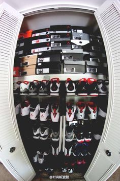 Sneaker Closet, Estilo Cholo, Jordans Shoes, Sneak Attack, Shoes Retro, Jordan 23, In The Closet, Sneakers Addict, Sneaker Games