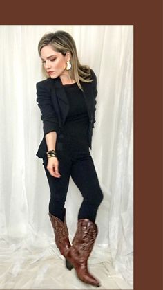 Monochromatic Black Outfit & Cowboy Boots Outfits With Brown Cowboy Boots For Women, Winter Outfits With Cowboy Boots For Women, Jeans And Western Boots Outfit, Business Casual Cowgirl Boots, Work Outfits With Cowgirl Boots, Fashion With Cowboy Boots Womens, Cowboy Boot Outfits For Work, Cowboots Outfits Winter, Women’s Western Boots Outfits