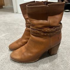 Women’s Frye Naomi Booties In Cognac Size 6 Great Condition Frye Womens Boots, Frye Jillian Boots, Frye Ankle Boots, Vintage Frye Boots, Frye Shoes, Frye Boots, Bootie Boots, Ankle Boots, Women Shoes