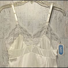 Beautiful & Rare Estate Find, Vintage Full Slip & It’s New With The Tag Attached. Please Read The Complete Description Above And View All Photos. Thank You For Stopping By! Please Ask Any Questions, We Are Happy To Help! White Fitted Slip Dress For Night, Pink Monochrome, Crystal Lace, Hot Pink Floral, Fredericks Of Hollywood, Floral Slip Dress, Victoria Secret Lingerie, Cotton Slip, Vintage Slips