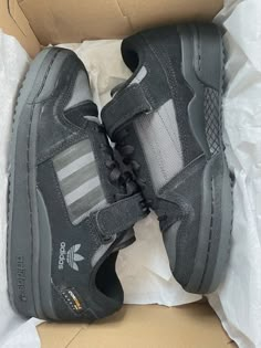 Adidas Forum Low, Forum Low, Dr Shoes, Adidas Forum, Funky Shoes, Shoe Wishlist, Fresh Shoes, Hype Shoes, Aesthetic Shoes