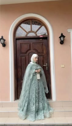 Hijab With Lehenga Style, Lehnga With Hijab, Lehenga With Hijab Style, Hijab On Lehenga, Hijab Desi Outfit, Hijab Pakistani Outfit, Lehenga With Hijab, Wedding Dresses Simple Indian, Hijabi Desi Outfit