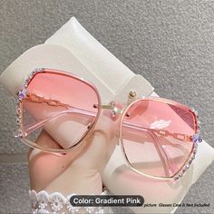 For Summer Beach Party Fashion Glasses Frameless Sunglasses, Sunglasses Women Oversized, Accessories Pink, Sunglasses Women Vintage, Summer Beach Party, Ladies Accessories, Rhinestone Decor, Oval Sunglasses, Body Chain Jewelry