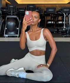 Kendall Jenner Workout, Jasmin Tookes, Modest Gym Outfit, Modele Fitness, Gym Crush, Cute Outfits With Leggings, Trendy Leggings