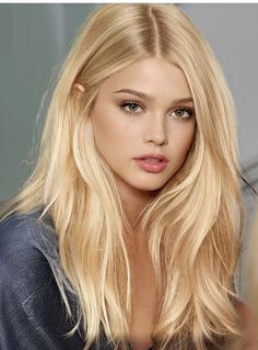 Blonde Hair Transformations, Golden Blonde Hair, Chique Outfits, Blonde Hair Inspiration, Blonde Hair Looks, Long Blonde, Summer Hair Color, Blonde Women, Long Blonde Hair