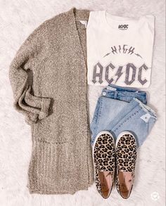 Light Weight Fall Outfit, Lunch Date Outfit Plus Size, Outfit Ideas With Leopard Print Shoes, Natural Feminine Style, Fall Vacation Outfits Casual, Late Summer Outfit Ideas, Fall Activity Outfits, Saturday Outfit Casual Weekend Wear 2024, Warm Fashion Outfits