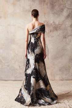 Flare Gown Styles, Flare Gown, Gown Style, Naeem Khan, Classy Women, British Indian, Black Silk, Trinidad And Tobago, Evening Dress