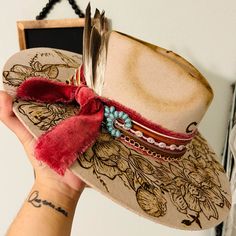 Beautiful Hand Burned Hat. I Make Custom Hats As Well Follow Shabbybroncboutique On Facebook For More! Custom Made Hats, Hat Bands, Horse Accessories, Large Hats, Head Wear, Cowgirl Hat, Cowgirl Hats, Felt Hat, Wide Brimmed Hats