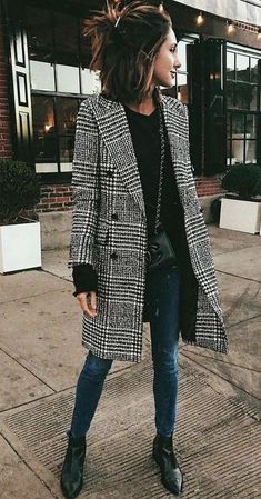 College outfit ideas! #outfits #college #school #fall Vinter Mode Outfits, Winter Mode Outfits, Fall Fashion Coats, Street Style Winter, Winter Outfits For Work, Winter Trends, Casual Winter Outfits, Inspired Outfits, 가을 패션