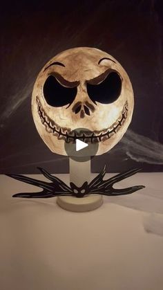 Balloon Lamp Diy, Diy Jack Skellington, Balloon Lamp, Jack Skeleton, Knitting Hacks, Lamp Diy, Cover Journal, Instagram Diy, Craft Handmade