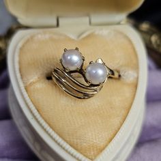 10k Vintage Pearl Ring Size 6. Not Stamped But Tested And Verified. Vintage. Could Be Cleaned And I'll Leave That Up To The New Owner. See My Other Listings For Sterling Silver, Solid 10k, 10kt, 417 , 585, Solid 14k, 14kt Solid 18k, 18kt, Diamonds, Sapphire, Emerald, Garnet, Jade, Amethyst, Citrine, Ruby, Topaz, Other Precious Stones, And Other Jewelry Key Words: Kay's, Jared, Zales, Engagement, Anniversary, Birthday, Valentines, Vintage, Unique, Art Deco Zales Engagement, Vintage Pearl Ring, Valentines Vintage, Pearl Rings Vintage, Vintage Pearl, Vintage Pearls, Engagement Anniversary, Pearl Ring, Womens Jewelry Rings