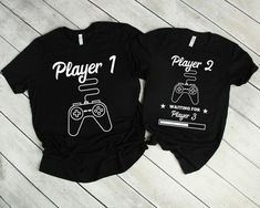 Couples Shirts Matching, Couples Clothes, Sublimacion Ideas, Funny Pregnancy Shirts, Funny Couple Shirts, Cute Pregnancy Announcement, Couples Shirts, Matching Hoodies, Player 1