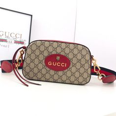 SSC Fashion - GCI Bags - 2577 A+ Excellent Quality copies; Contact us if you've any questions in your mind. Ladies Handbags, Branded Packaging, Trendy Tote, Gucci Bags, Powerful Women, Grade 1, Luxury Items, Gucci Bag, Luxury Bags