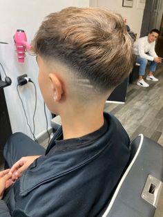 Tiger Scratches Haircut, Mid Fade Fluffy Hair, Simple Hair Designs For Men, Mid Fade Designs, Mid Fade With Design, Drop Fade With Design, Mis Fade, Bulky Drop Fade