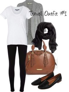 Quick cute outfits Minimalisticky Chic, Comfy Travel Outfit, Travel Outfit Plane, Comfy Travel, Tennis Shoes Outfit, Mode Tips, Travel Outfit Summer, Mode Casual, Travel Wardrobe