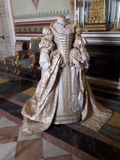 Baroque Dress 17th Century, Versailles Ball, Targaryen Fashion, 17 Century Fashion, 1770s Fashion, Silk Charmeuse Dress