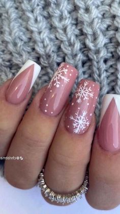 15 Christmas Nails Trendy Styles – Get Ready to Dazzle! 💅 Get ready to shine this holiday season with these Christmas Nails Trendy styles that everyone is raving about! From classic Christmas Nails Acrylic to stunning Christmas Gel Nails, there\'s a look for every occasion. 🎅✨ Looking for festive December Nails or sleek Winter Nails Acrylic? We\'ve got you covered. Embrace the holiday spirit with Xmas Nails and creative Christmas Nail Designs that will take Her Nails to the next level. Try Re... December Nail Ideas, Xmas Nail Designs, Art Noel, Candy Cane Nails, Christmas Gel, December Nails, Red Christmas Nails, Cute Christmas Nails, Winter Nails Acrylic