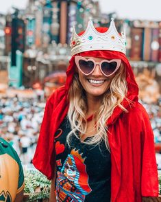 Pics from @discover.tomorrowland  Tomorrowland : le meilleur festival EDM du monde ! Retrouvez les meilleures photos du célèbre Festival !  #tomorrowland #tml #festival #edm #musiqueelectro Crown Jewelry