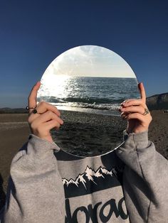 #mirror #sea #sky #yüzük #colarado #art Holiday Outfits Summer, Pencil Drawings Of Girls, Beach Instagram Pictures, Beautiful Night Images, Flowers Instagram, Beach Photography Poses, Cool Instagram, Cartoon Girl Drawing