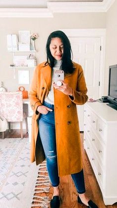 🍂 Feeling stuck on what to wear? Get Thanksgiving outfit ideas that bring style and comfort. ✨ Pin now to keep your options close! Womens Outfit Ideas, Mustard Yellow Coat, Fall Fashion Coats