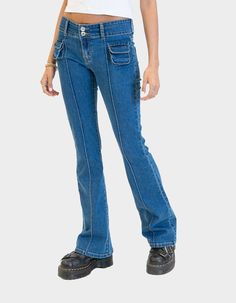 Low-Rise Jeans. Stitch Detailing. Flap Pockets. 45% Cotton, 45% Polyester, 10% Spandex. Model Wears Size S. Model Height Is 5'8. Item Care: Machine Wash At Maximum 30ºc, Do Not Bleach, Do Not Tumble Dry, Iron At A Maximum Of 110ºc, Do Not Dry Clean. | Edikted Harriot Low Rise Jeans Retro Flare Jeans, Jeans Stitch, Womens Low Rise Jeans, Wwe T Shirts, Cowgirl Jeans, Flannel Sweatshirt, Swimwear Dress, Girls Blouse, Bellows